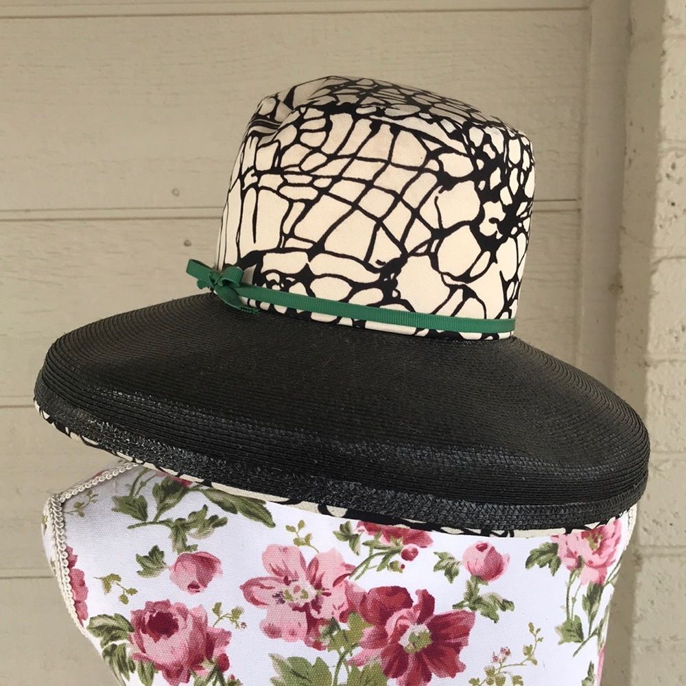 Quaker Maid XSmall Childs 1960s Vintage Straw and Cloth Design Hat